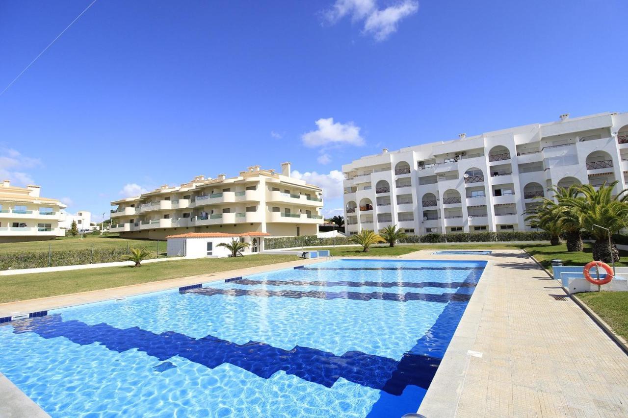 Armacao De Pera Brightness With Pool By Homing Apartment Luaran gambar